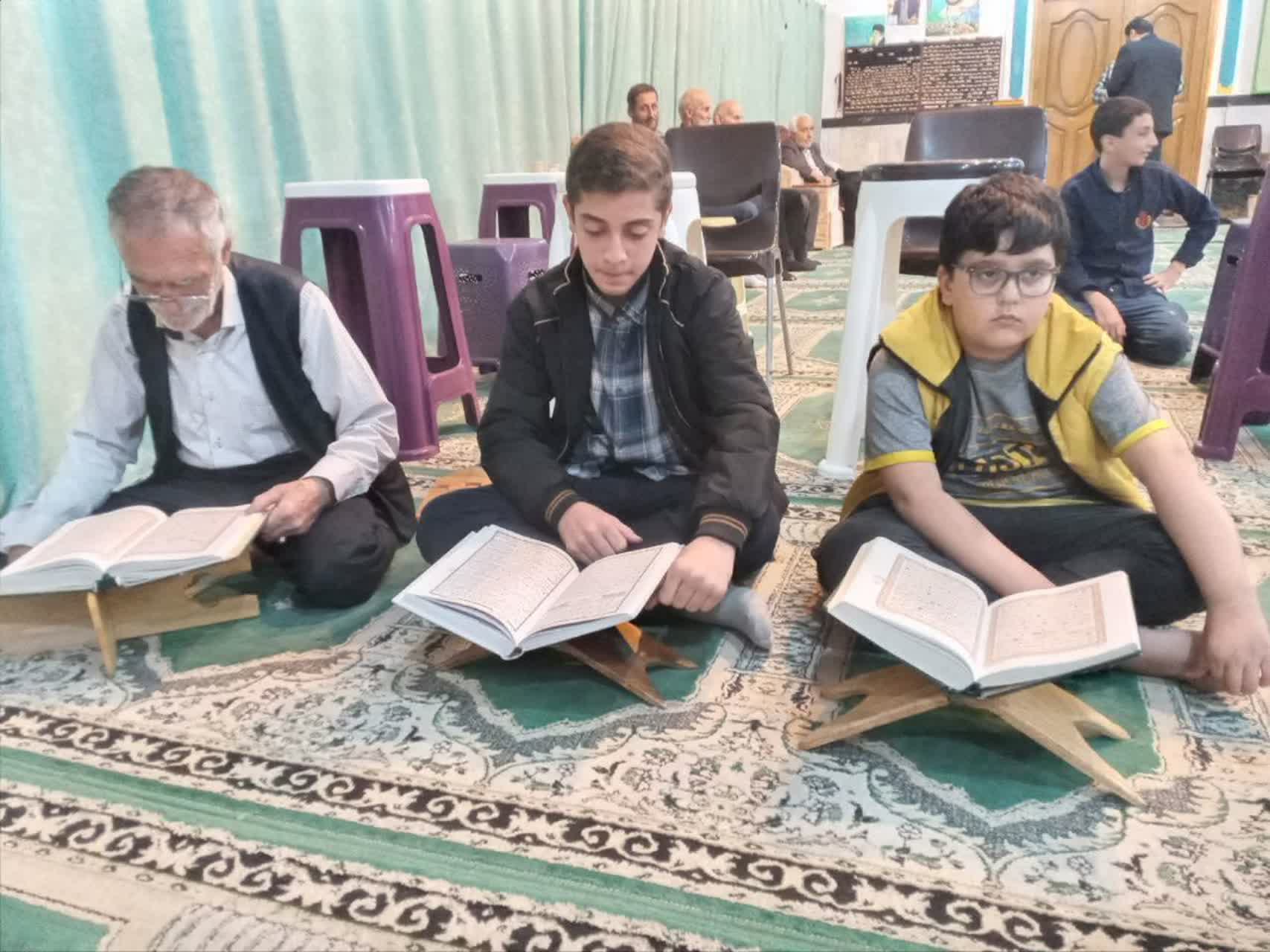 کلاس آموزشی قرآنکریم در مسجد جامع شاندرمن برگزار میشود