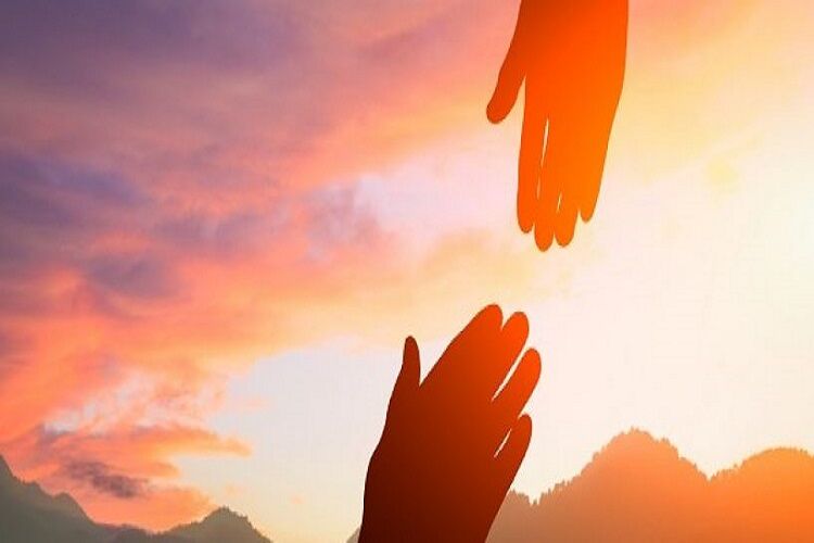 «خدمت به مردم» گوهری ناب به ارزش طلا