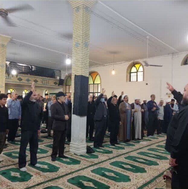 قرائت قرآن کریم در مسجد حضرت قمربنیهاشم(ع) کرمانشاه به نیت شهدای خدمت