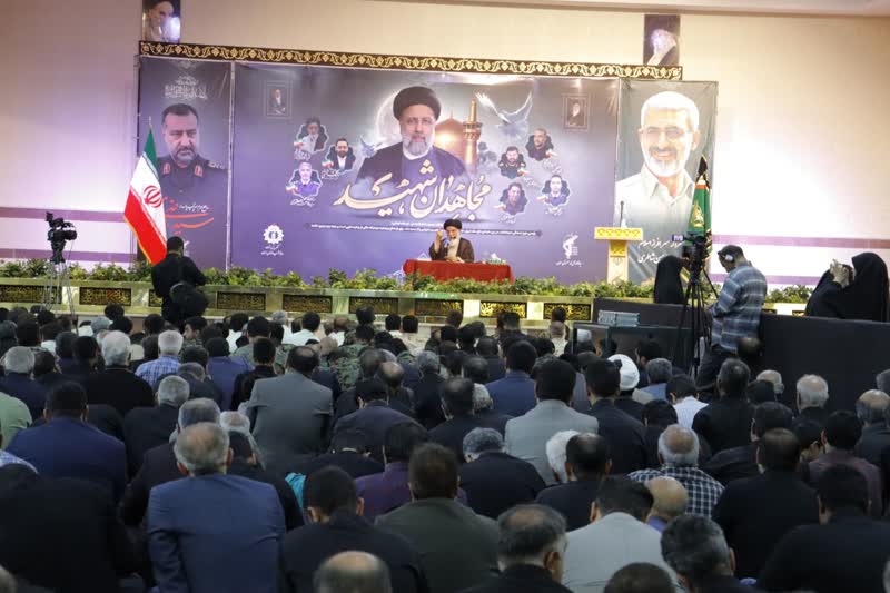 افراد در تراز انقلاب اسلامی در میدان چهاردهمین دوره انتخابات ریاست جمهوری حضور پیدا کنند