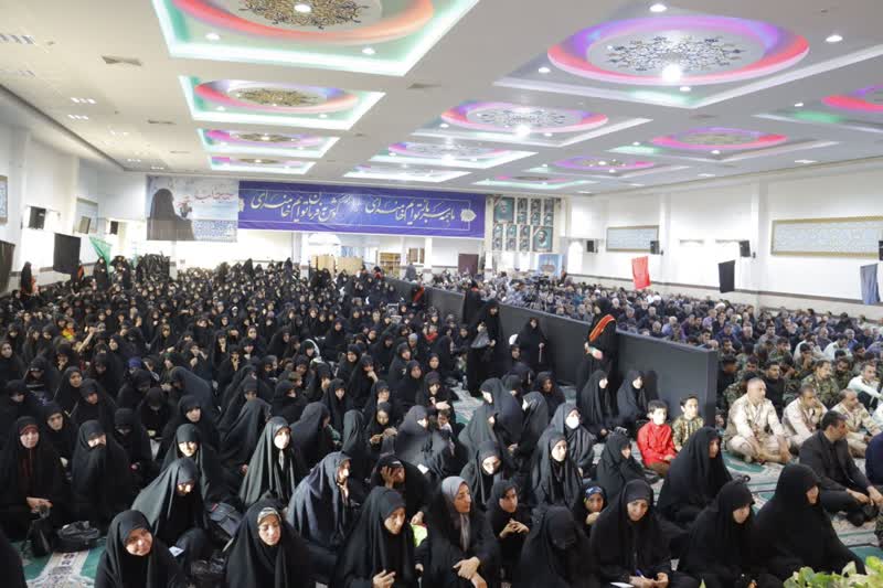 افراد در تراز انقلاب اسلامی در میدان چهاردهمین دوره انتخابات ریاست جمهوری حضور پیدا کنند