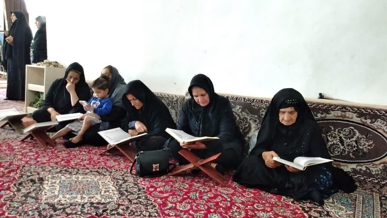 برگزاری محفل انس با قرآن ویژه شهدای خدمت در مسجد کرناچی کرمانشاه