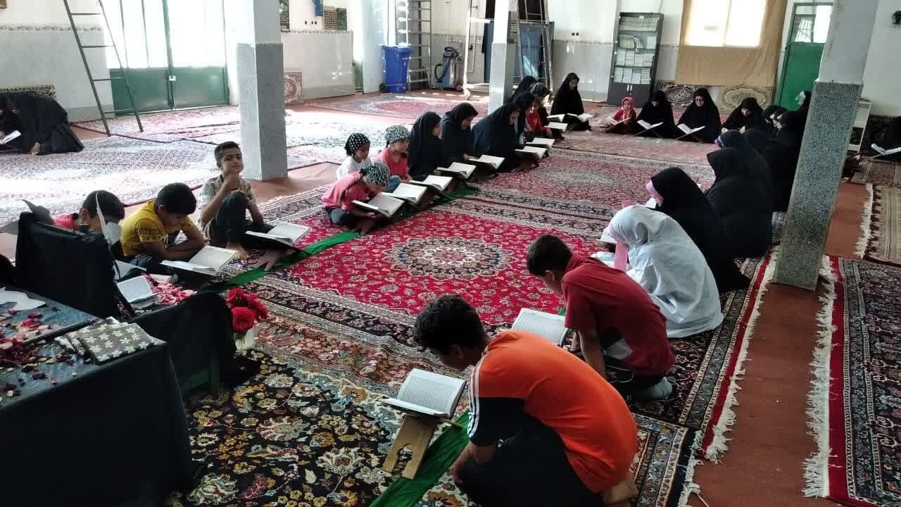 برگزاری محفل انس با قرآن ویژه شهدای خدمت در مسجد کرناچی کرمانشاه