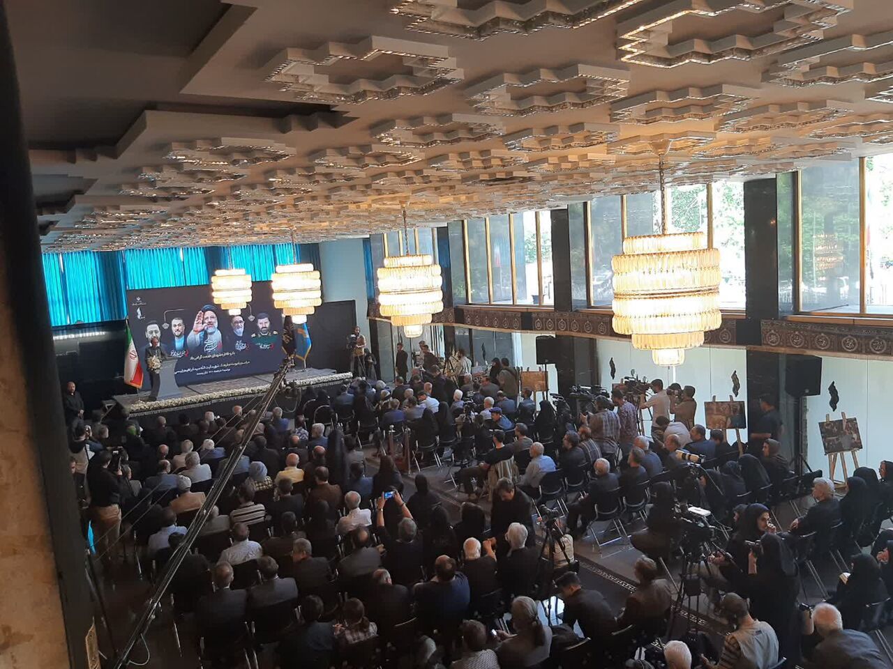 روایت متفاوت اهالی فرهنگ و هنر از شوق خدمت شهید جمهور