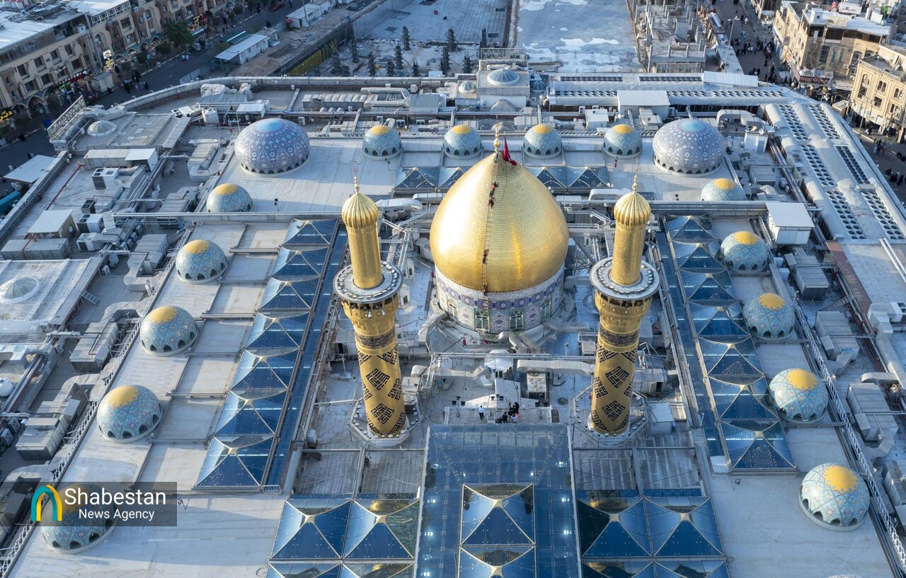 شستشوی گنبد و منارههای حرم حضرت عباس(ع)+ عکس