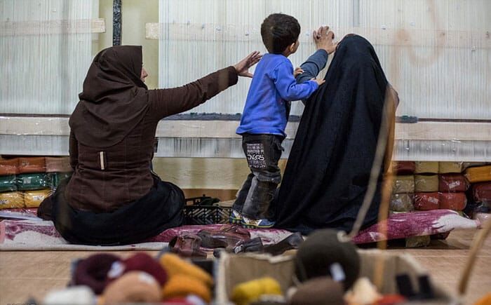 اولویت معیشت بر دیگر نیازهای زندگی