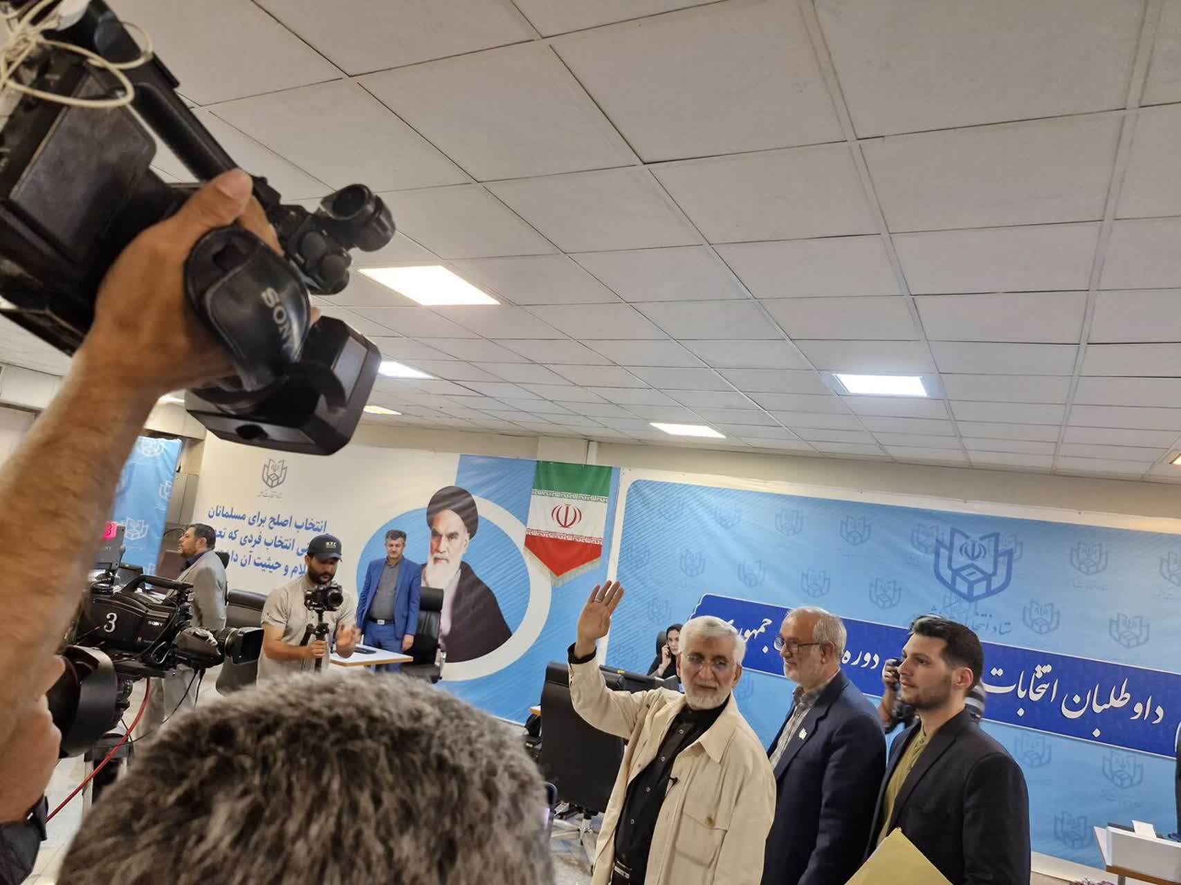 شور انتخاباتی در میدان فاطمی/ کدام چهرههای مشهور به وزارت کشور آمدند؟