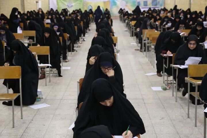 رقابت ۷۰ متقاضی تدریس در حوزه علمیه خواهران لرستان
