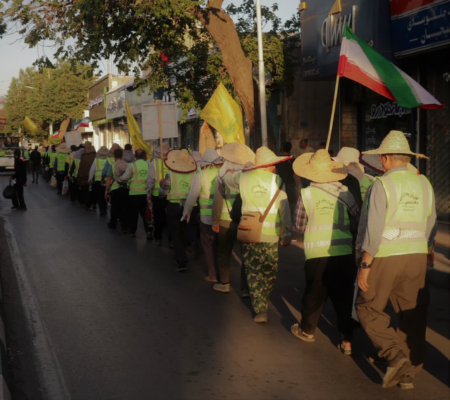 دلدادگان روح الله / اینجا همه عاشقانه به سمت تو می آیند