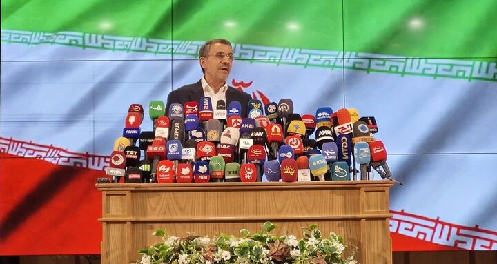 آمدهام فرمان ملتی نجیب و بیدار را گردن بگذارم