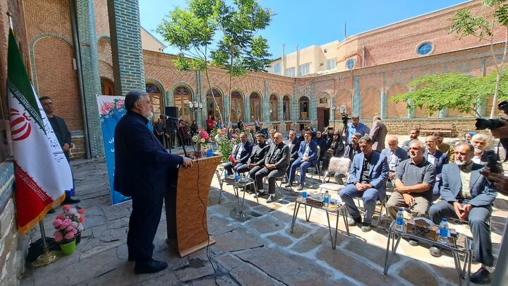 راه‌اندازی اولین خانه صنایع‌دستی استان گام مثبت برای حمایت از هنرمندان است