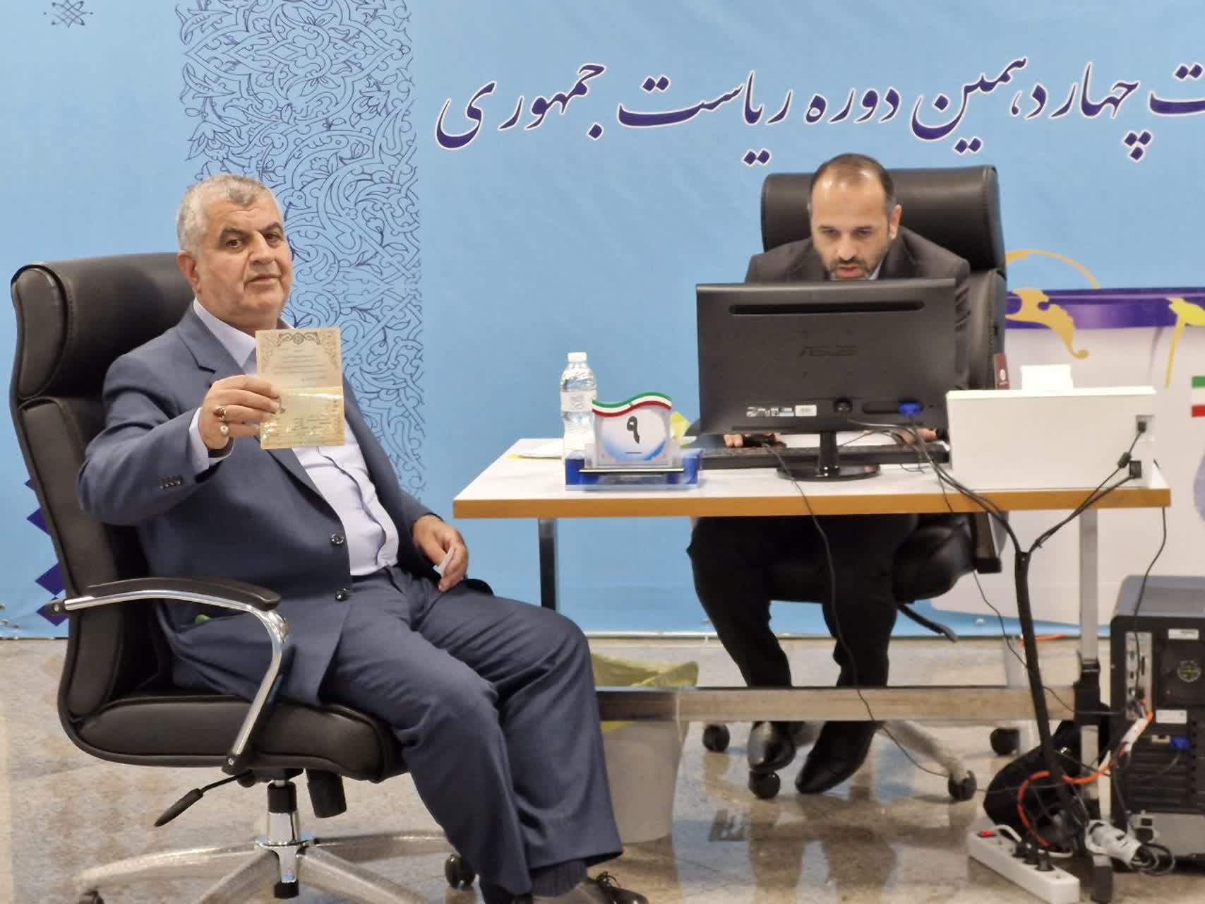 پایان ثبتنام داوطلبان کاندیداتوری ریاست جمهوری/ آخرین نفراتی که به وزارت کشور آمدند