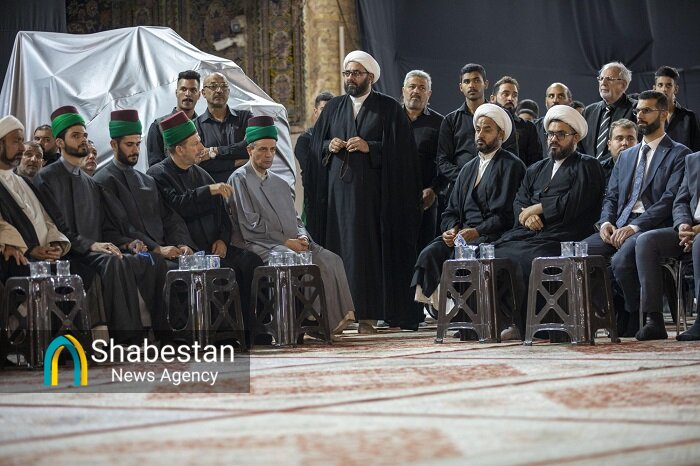 پرچم گنبد حرم مقدس امامین جوادین(ع) تعویض شد