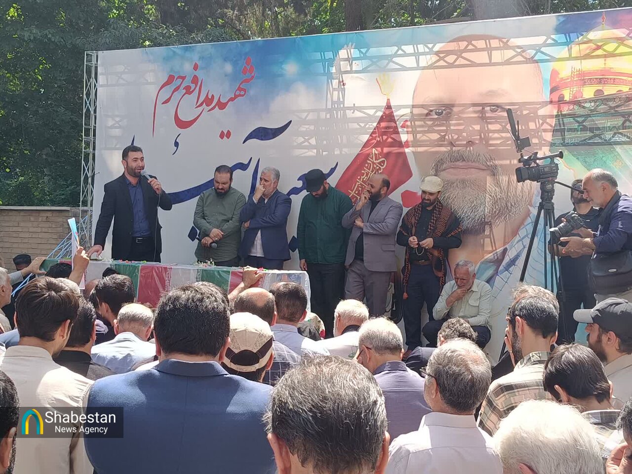 آیین تشییع پیکر مطهر شهید مدافع حرم حسین آبیار به روایت تصویر