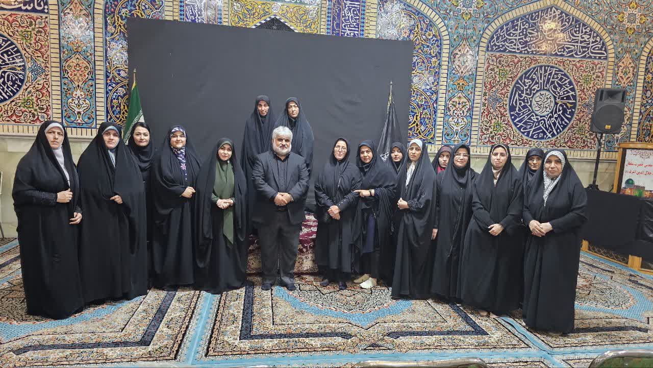 چایی با طعم رسانه/ وقتی چایخانه حرم را بانوان خبرنگار دست میگیرند