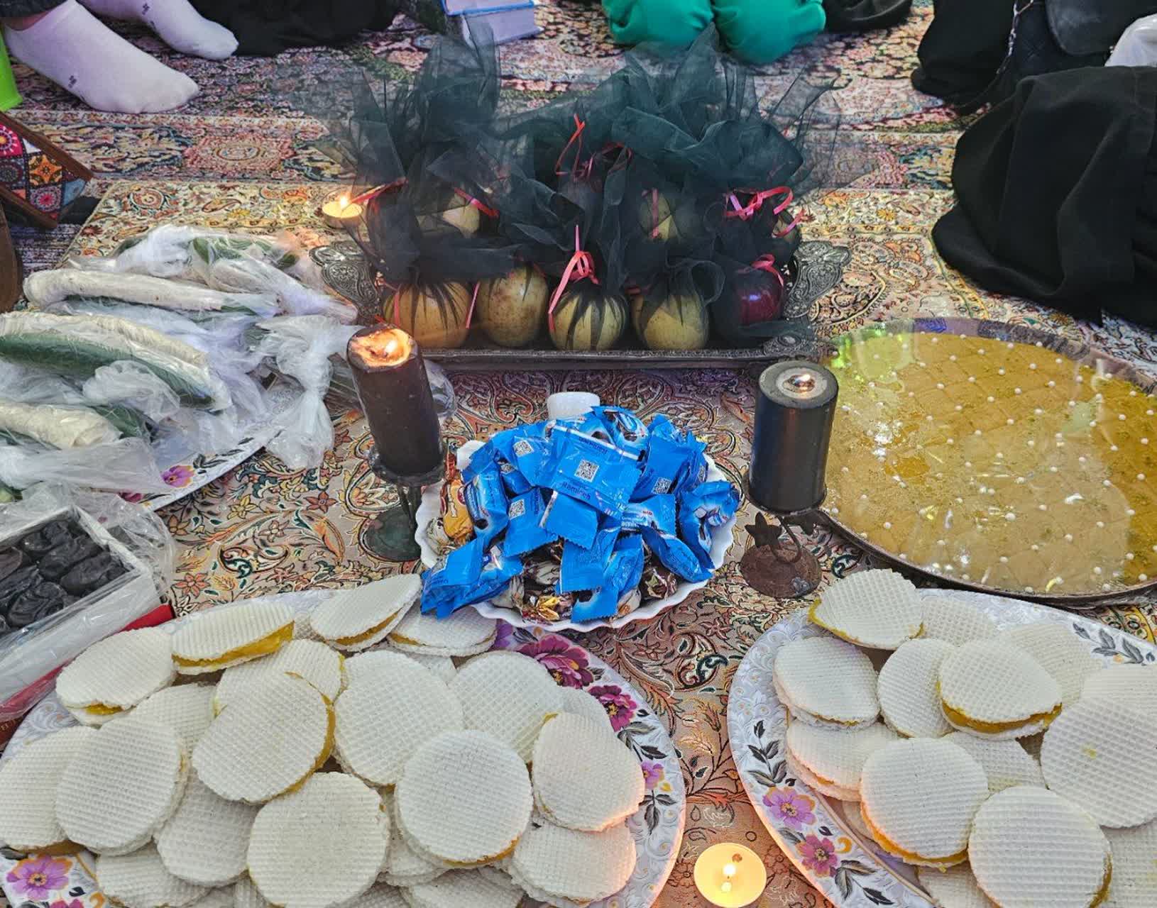 چایی با طعم رسانه/ وقتی چایخانه حرم را بانوان خبرنگار دست میگیرند