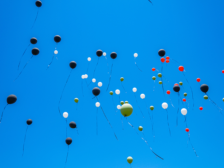 پرواز بادکنکهایی به رنگ پرچم فلسطین در آسمان ترکیه