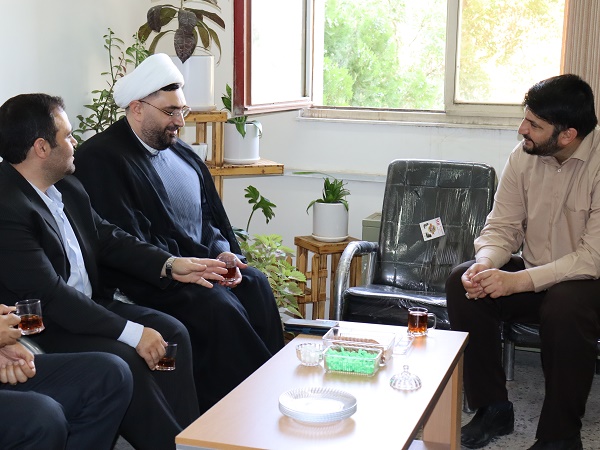 امضای تفاهم نامه همکاری بین ستاد کانونهای مساجد و اداره کل کتابخانههای عمومی لرستان