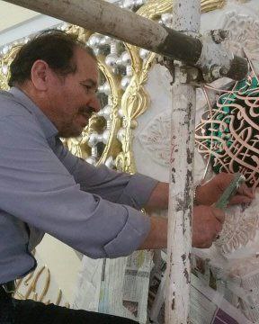 این عشق گچ و سنگ را کیمیا کرده است