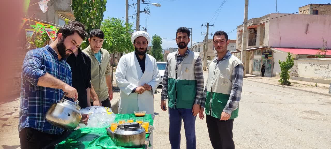 دهه‌نودی‌ها کارهای این مسجد را پیش می‌برند