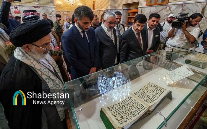 افتتاح نمایشگاه نسخ خطی کمیاب در جهان در آستان مطهر علوی/ نمایش قرآن به خط امیرالمومنین(ع)+ عکس