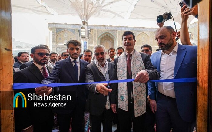 افتتاح نمایشگاه نسخ خطی کمیاب در جهان در آستان مطهر علوی/ نمایش قرآن به خط امیرالمومنین(ع)+ عکس