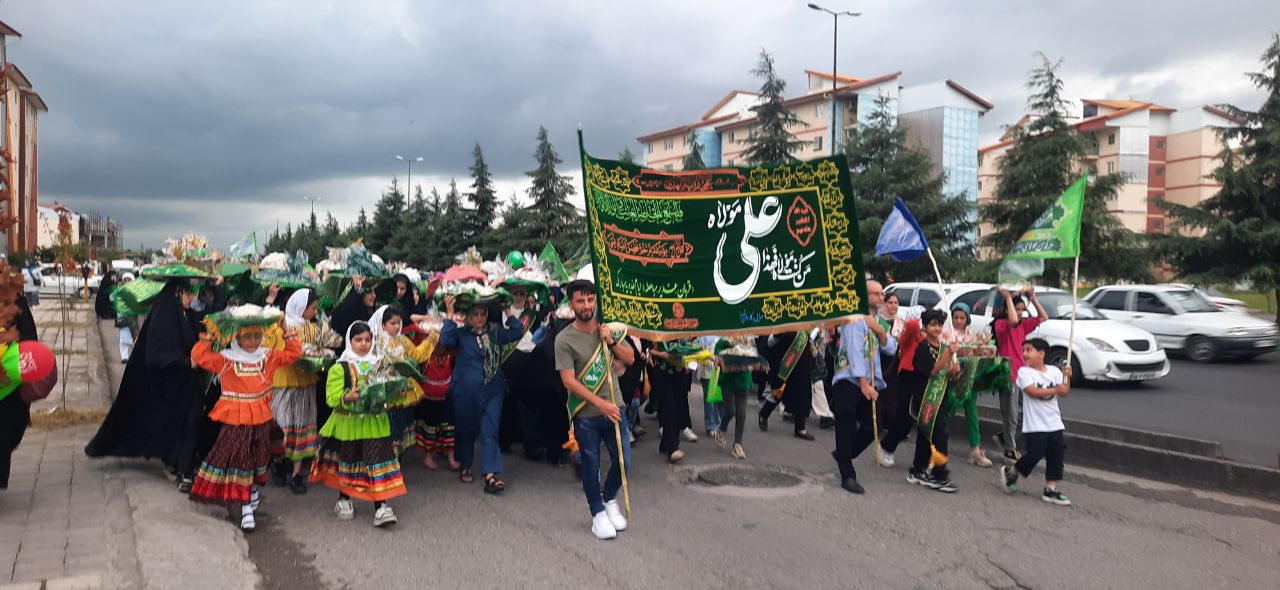 کاروان شادی «سفره داران و خنچه بران غدیر» در مسکن مهر رشت