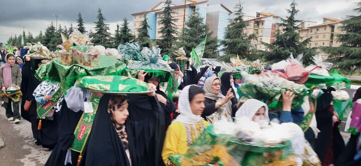 کاروان شادی «سفره داران و خنچه بران غدیر» در مسکن مهر رشت