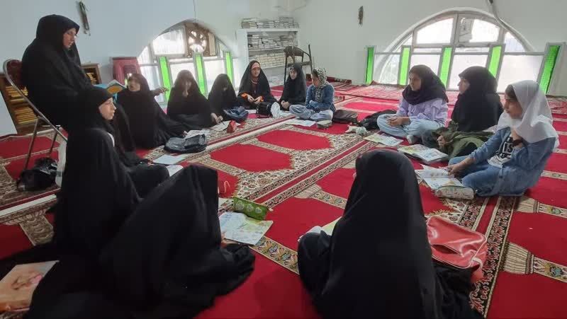 مسجد جامع محور فعالیت های فرهنگی محله امام حسن(ع) چالوس/ دختران پرچمدار کار فرهنگی