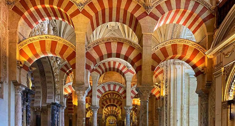 معماری اسلامی؛ منعکس کننده وحدت فراگیر انسان و طبعیت