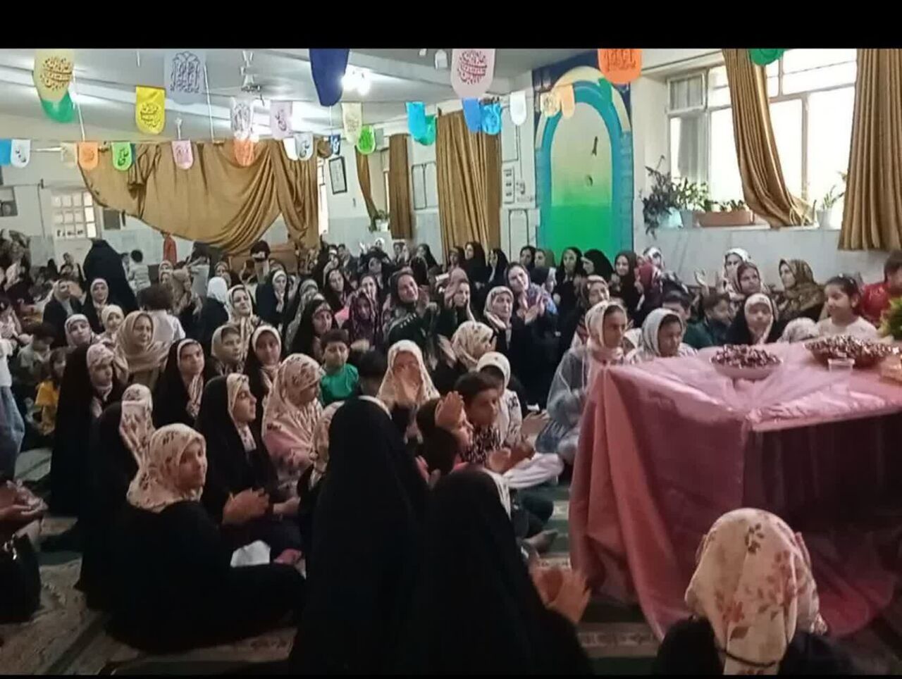 غدیر تجلی وحدت شیعه و سنی/مساجد پذیرای جشنهای شادی