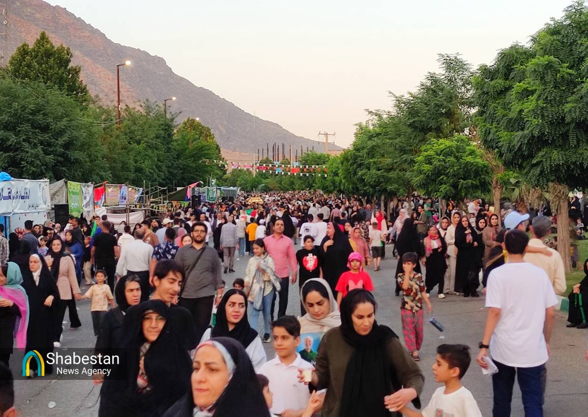 مهمانی سه کیلومتری غدیر در خیابان شورای خرمآباد