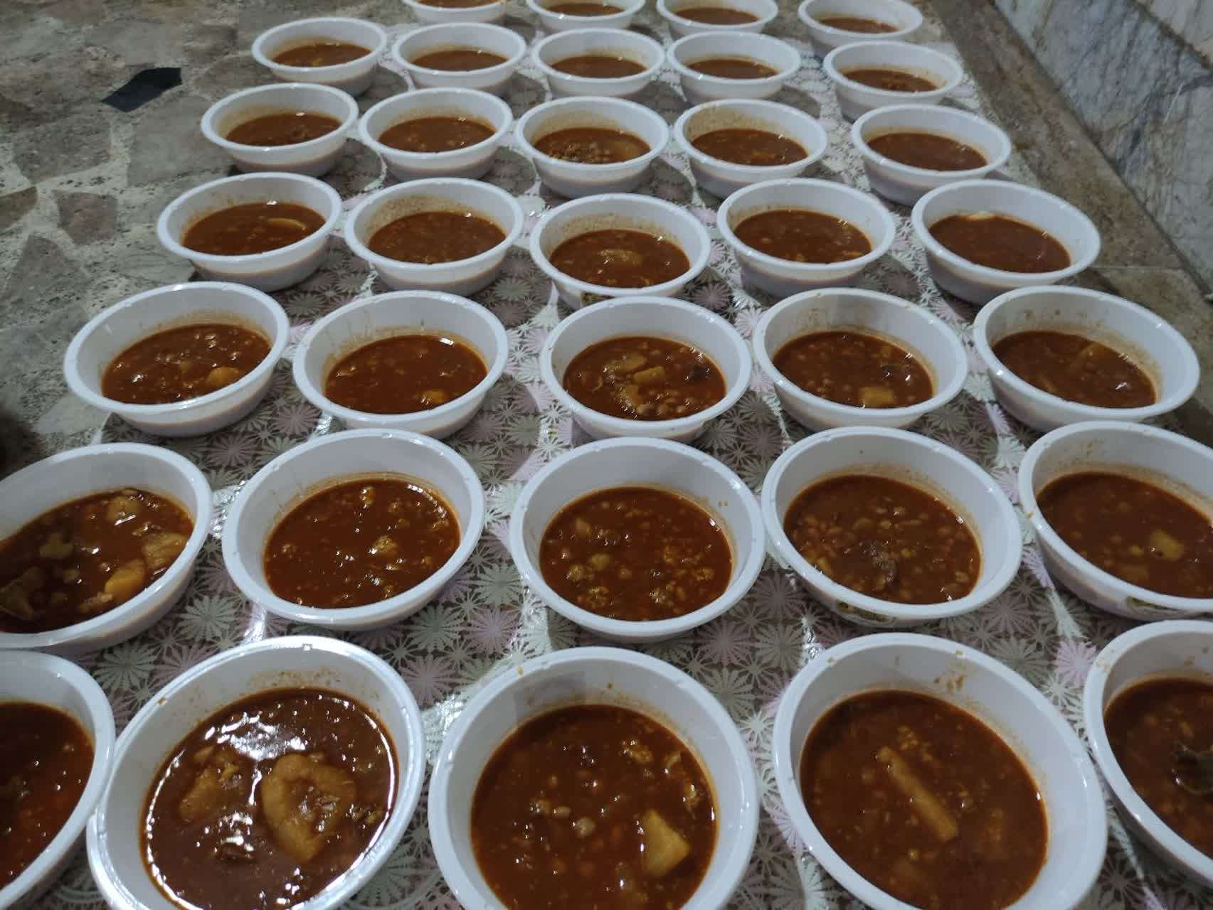 توزیع ۸ هزار غذای متبرک رضوی در گیلان