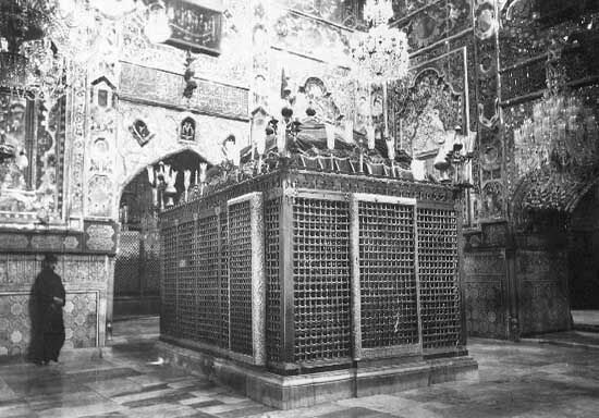 تاریخی که ضریح امام رضا(ع) از سر گذرانده است