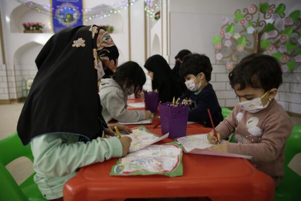 آموزش انتخابات برای دههنودیها در رواق کودک حرم رضوی