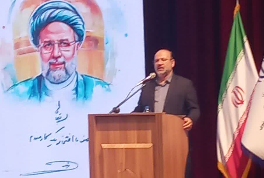 خدمت تعالی بخش همراه با کار صادقانه نقطه تفاوت نظام انقلاب اسلامی با دیگر نظام هاست