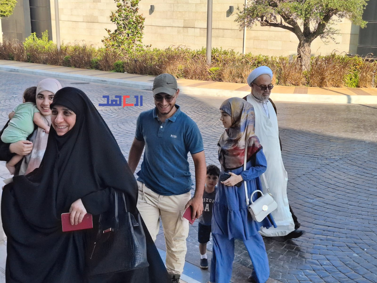 حضوررایدهندگان ایرانی در سفارت بیروت با دریچه دوربین «العهد»