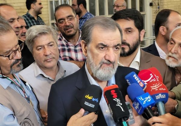 شخصیتها در کدام مساجد رأی خود را به صندوق انداختند؟