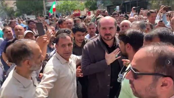 شخصیتها در کدام مساجد رأی خود را به صندوق انداختند؟