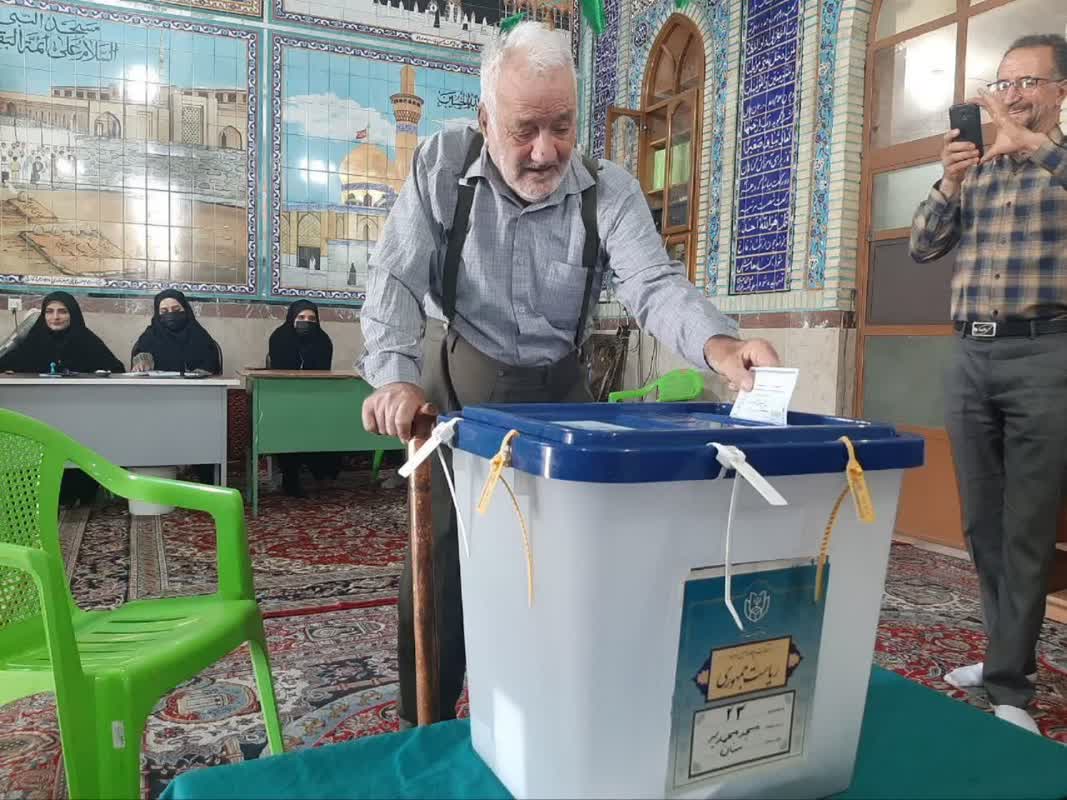 حضورمثال زدنی مردم استان سمنان پای صندوق رای