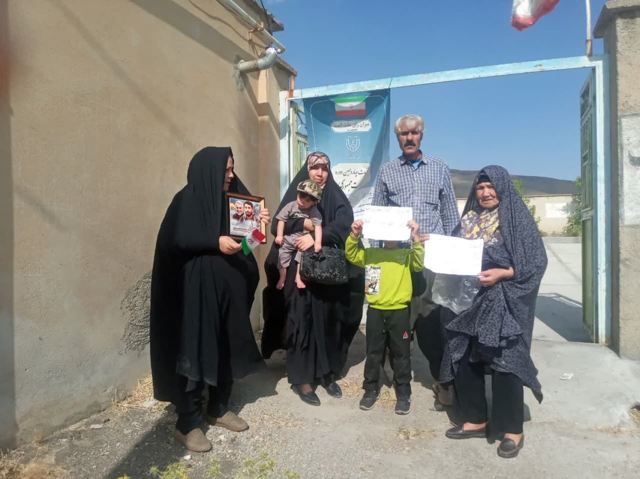 حضور اعضای کانون مسجد منتظران ظهور در انتخابات ریاست جمهوری