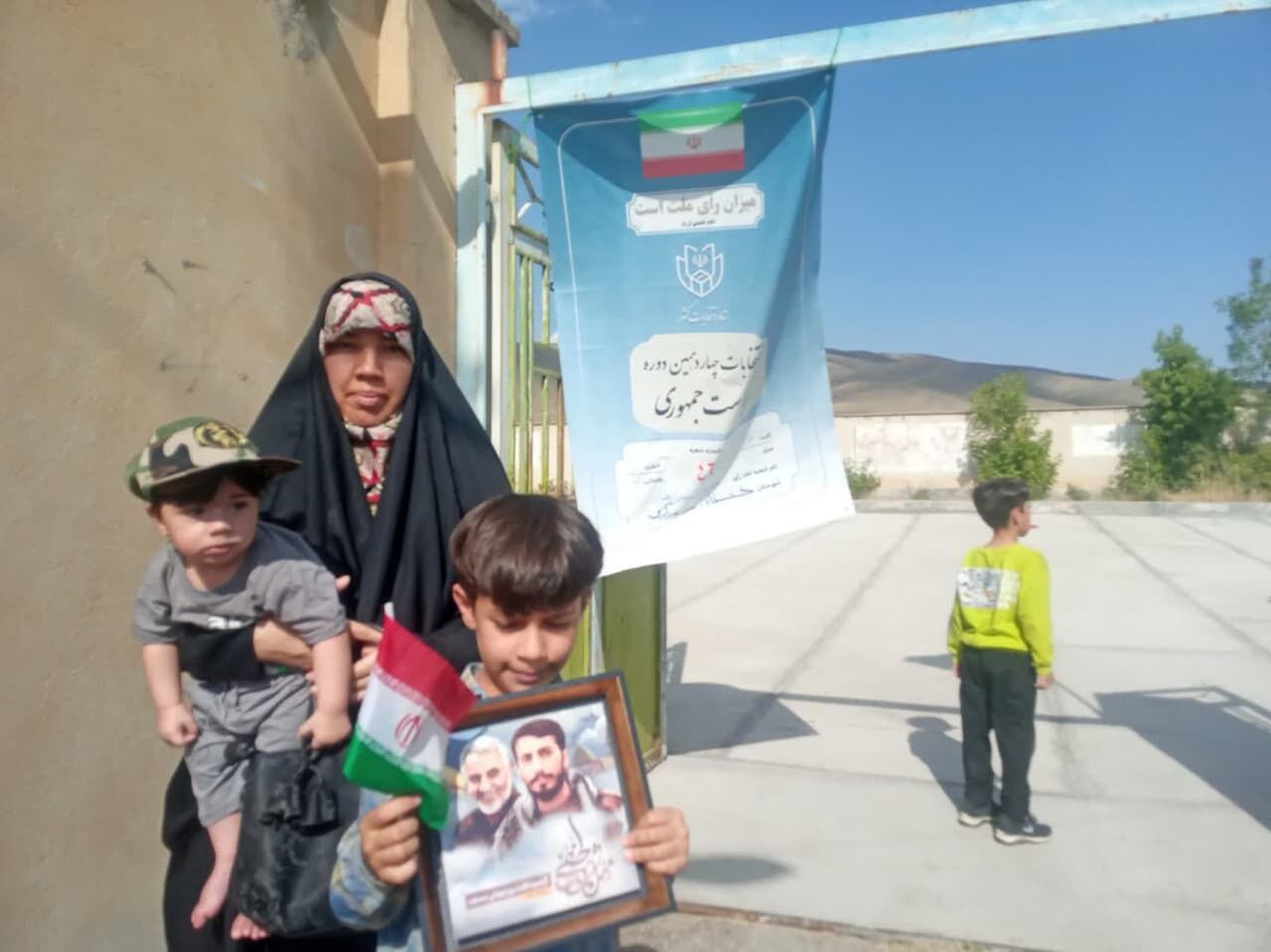 حضور اعضای کانون مسجد منتظران ظهور در انتخابات ریاست جمهوری