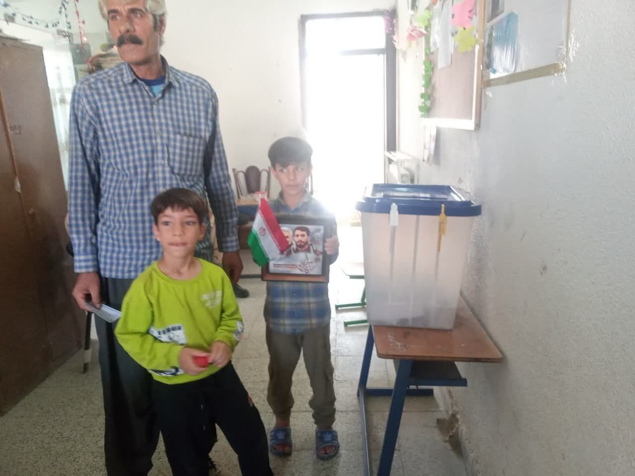 حضور اعضای کانون مسجد منتظران ظهور در انتخابات ریاست جمهوری