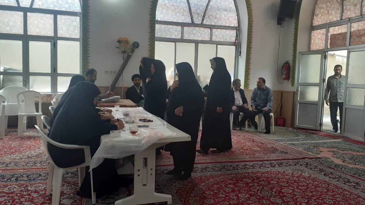 حضور مردم پای صندوق رأی مسجد صاحب الزمان(عج) فراش محله