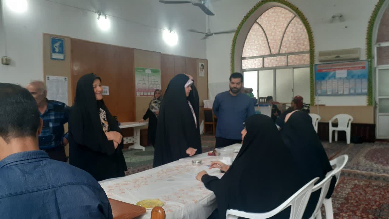 حضور مردم پای صندوق رأی مسجد صاحب الزمان(عج) فراش محله