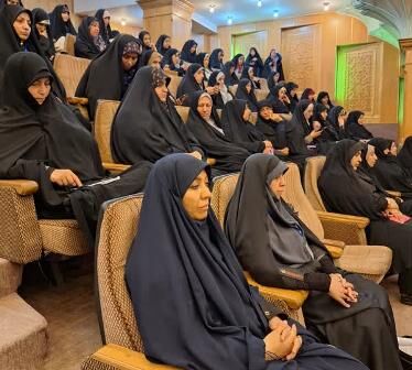 مدیران خواهر کانون‌های مساجد استان سمنان به دوره آموزشی جمعیت و خانواده اعزام شدند