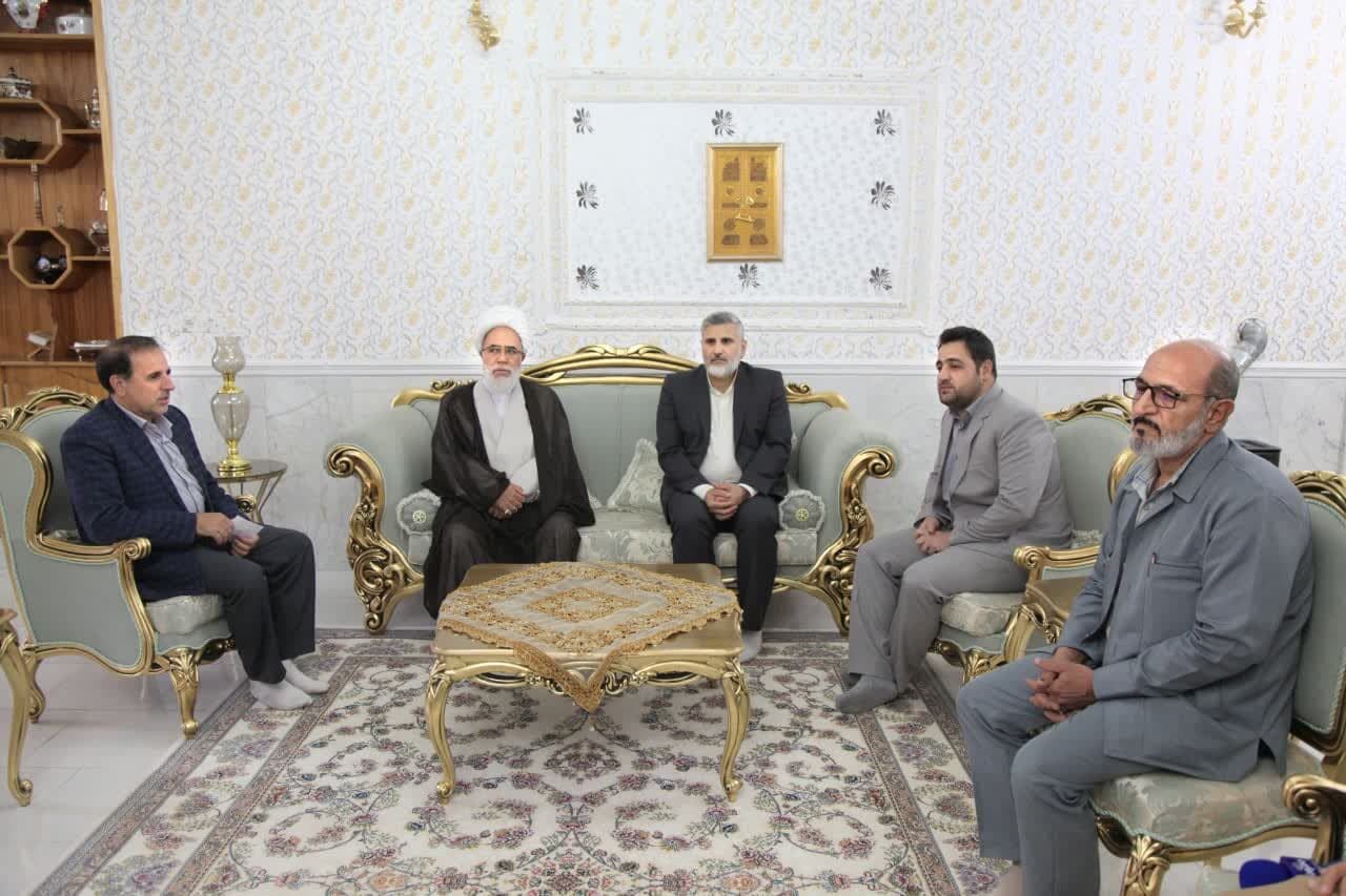 دیدار نماینده ولی فقیه کرمانشاه با خانواده شهدای حمله موشکی ناو جنگی آمریکا بههواپیمای مسافربریایرباس