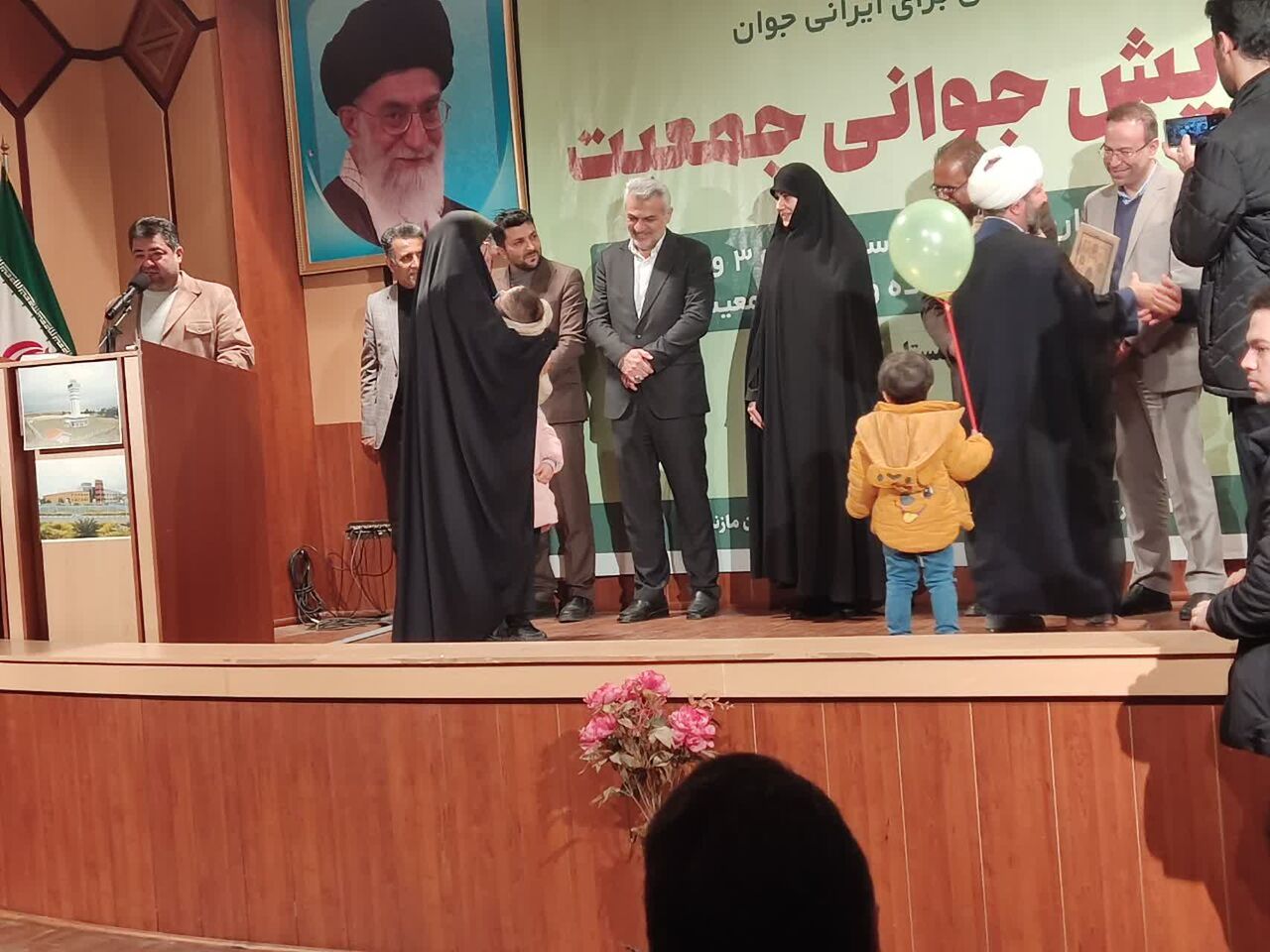 فرزند نیروی مضاعفی برای موفقیت خانواده/ به مادر بودنم افتخار می کنم