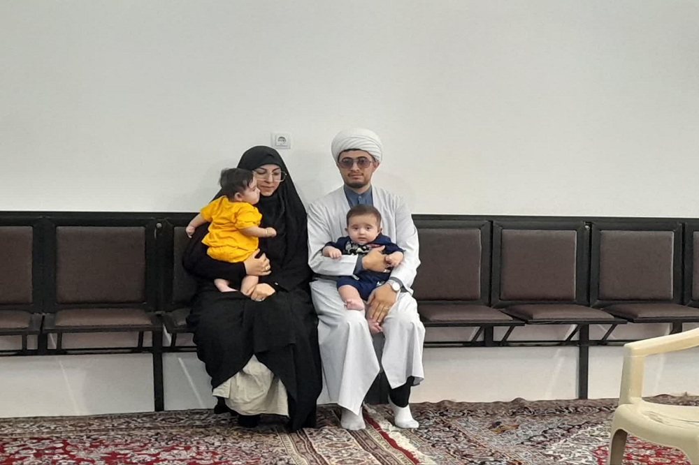 بانوان مسجدی به نیت انتخاب اصلح ختم سوره انعام برگزار کردند