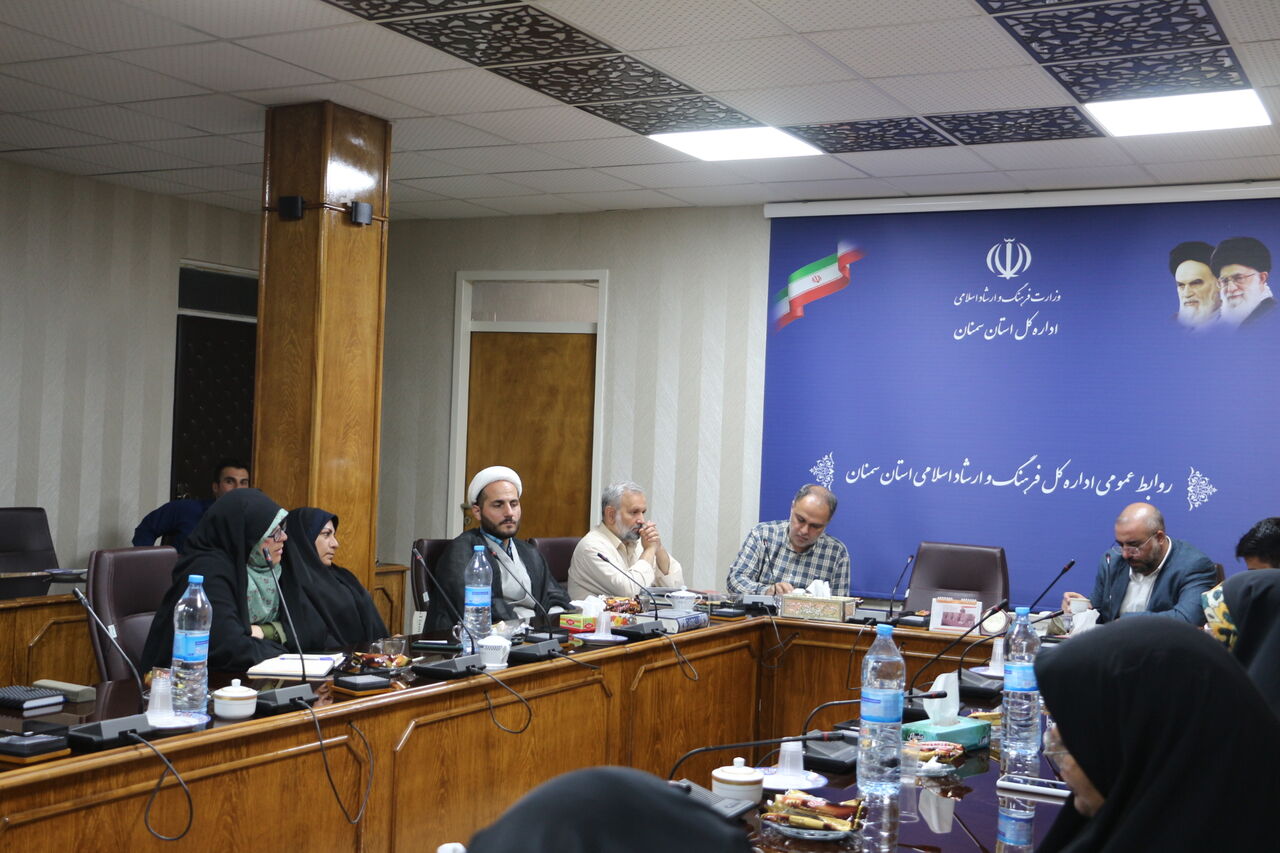 حضور پرشور در انتخابات توطئه های دشمنان را خنثی می کند